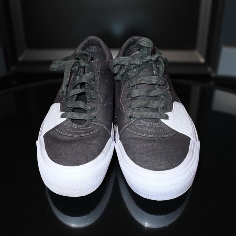 NWOB Vans Style 205 Dipped Trainer Sneakers Olive/True White Size 10.5